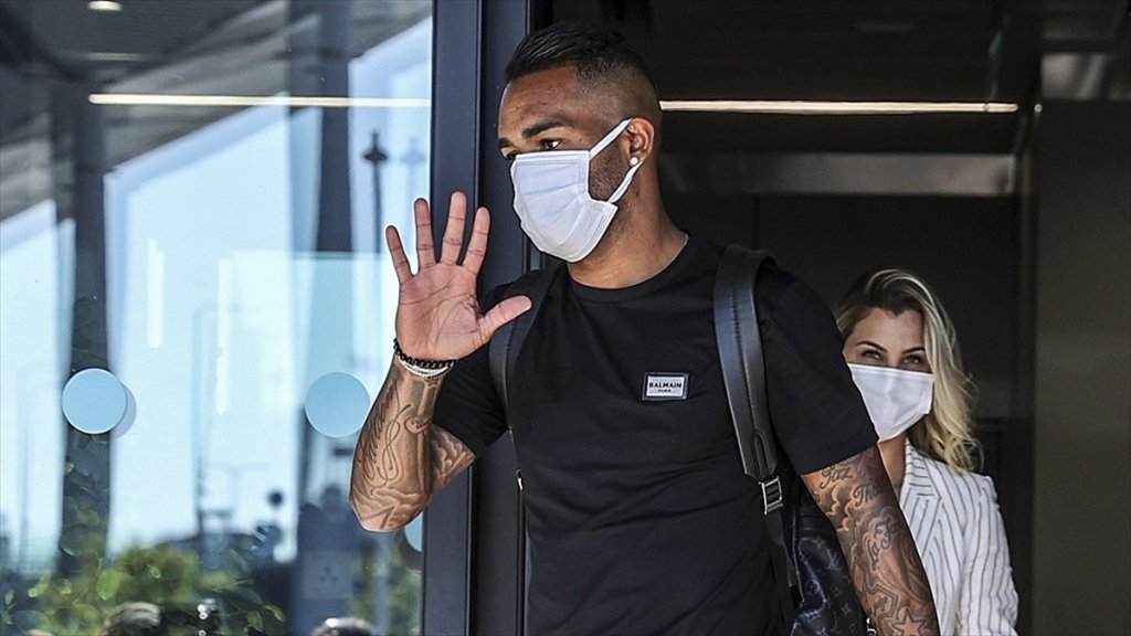 Alex Teixeira, Beşiktaş İçin İstanbul'a Geldi