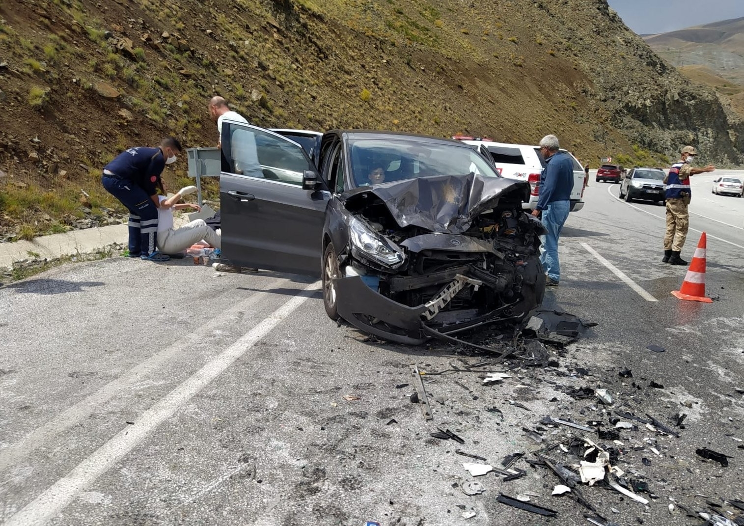 Erzincan’da Trafik Kazası: 8 Yaralı