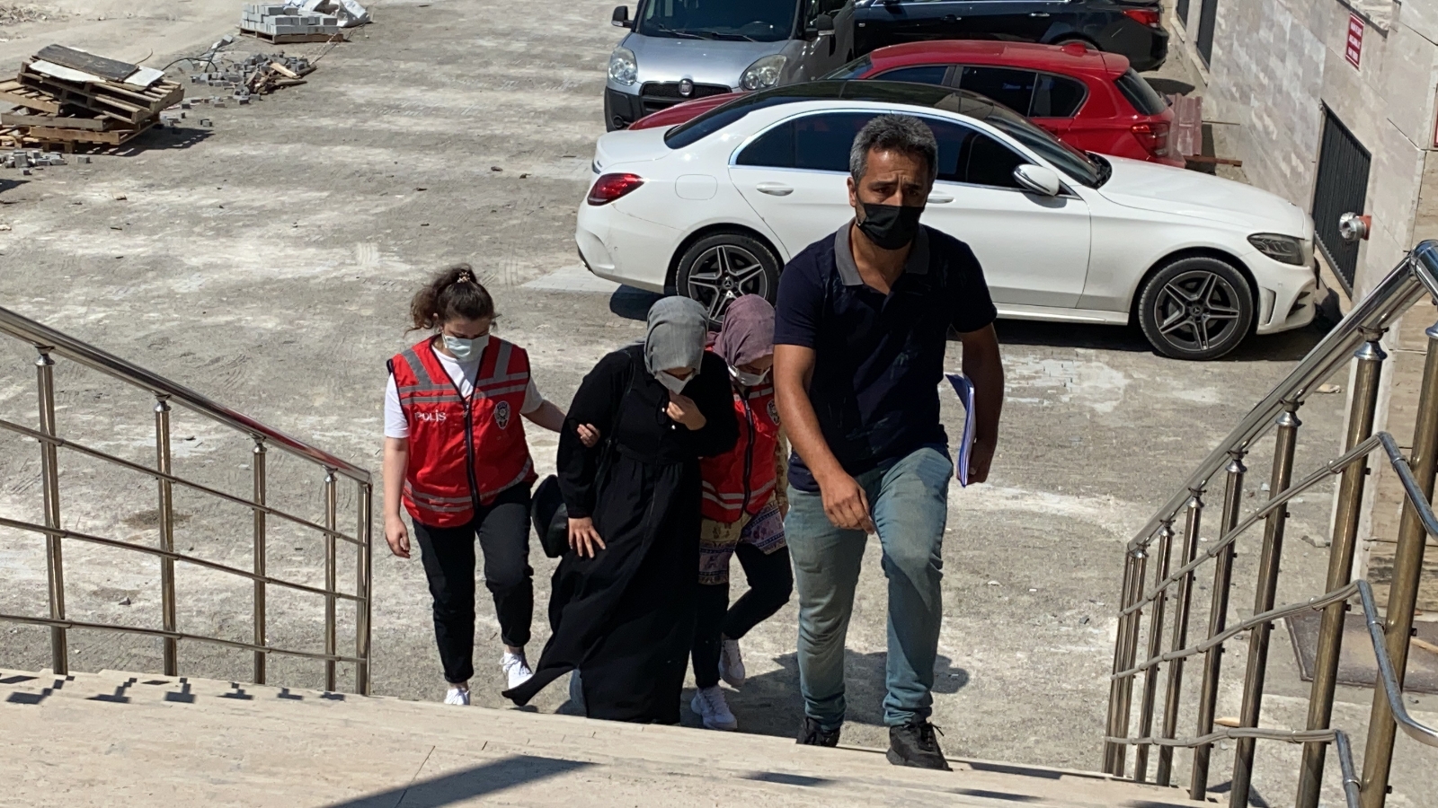 Kuyumcudan 130 bin liralık altınla kaçan şüpheli serbest bırakıldı