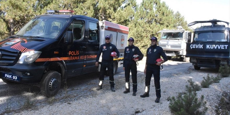 Polis Ekipleri Muğla'daki Orman Yangınlarında Görev Alıyor