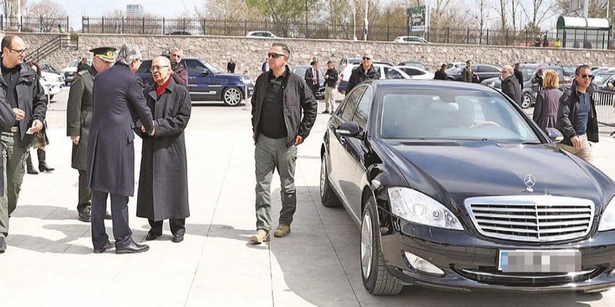 Sezer'e böyle Gül'e böyle