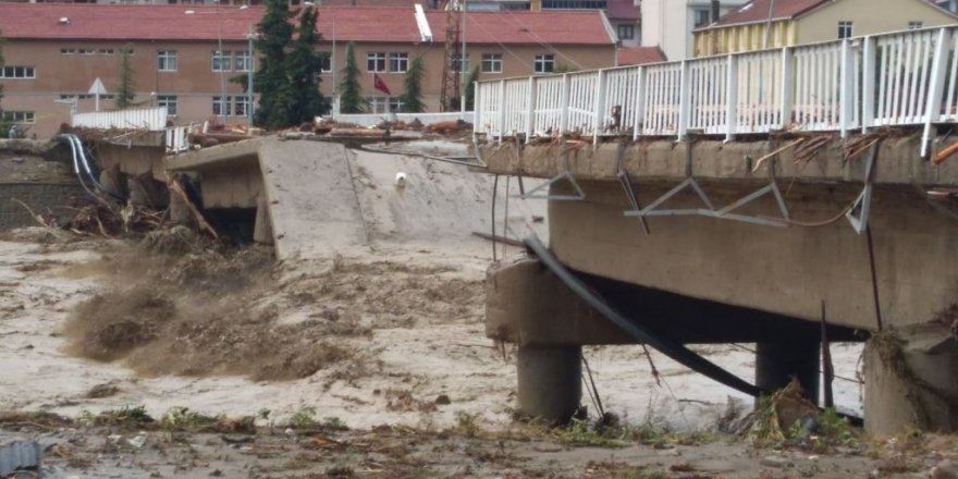 Ayancık’a 240,5 mm yağış düşmüş