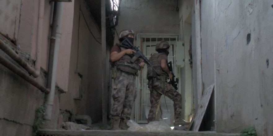 İstanbul’da uyuşturucu tacirlerine yönelik eş zamanlı operasyon