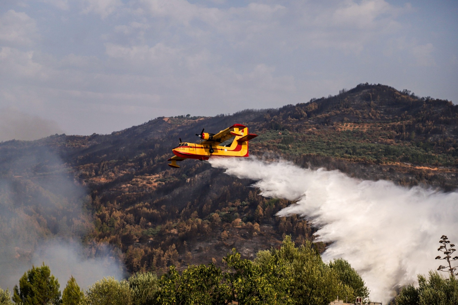 Mora Yarımadası’ndaki Yangınlar Devam Ediyor