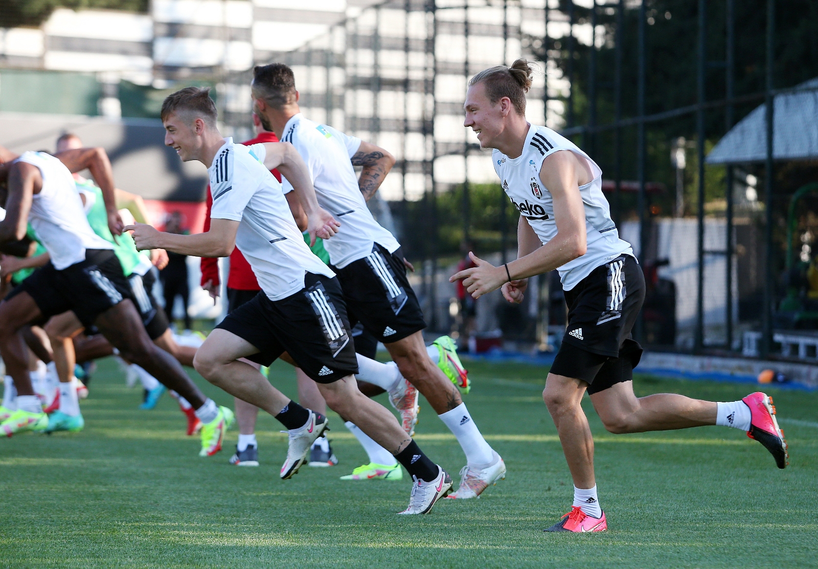 Rachid Ghezzal Antrenmana Çıktı