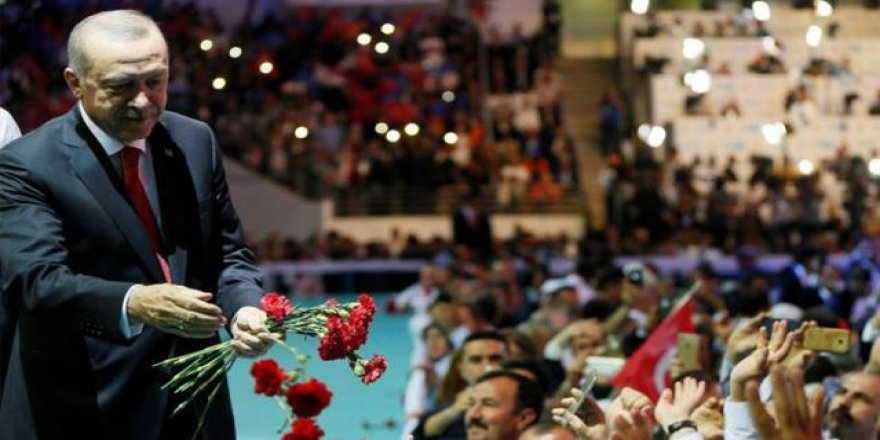 Deniz Zeyrek, AKP'nin treninin 20 yılını yazdı