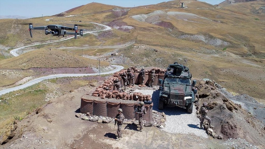 İran Sınırı Hem Havadan Hem Karadan Göz Hapsinde Tutuluyor