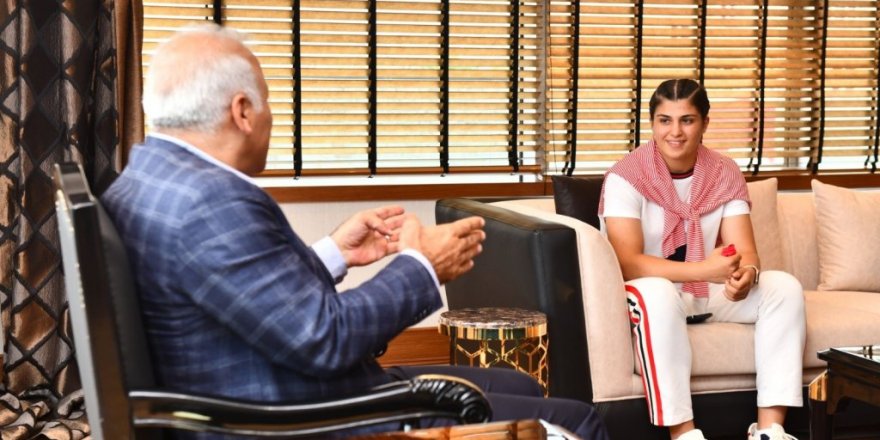 Busenaz Sürmeneli: "Bu madalyada 83 milyonun ağırlığı var"