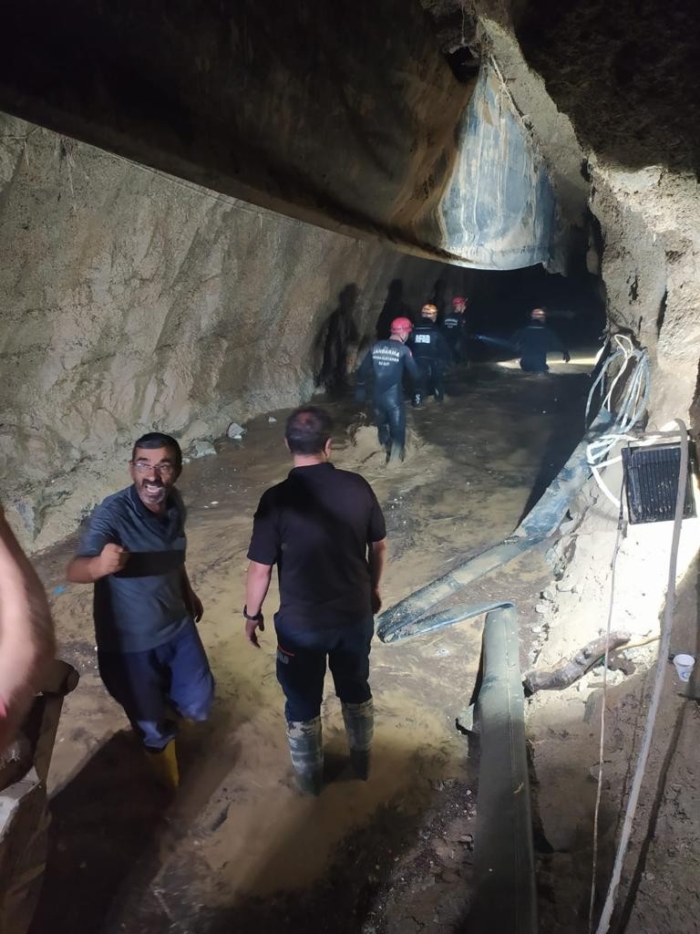 Selde Kaybolan İşçiyi Arama Çalışmaları 8. Günde Devam Ediyor