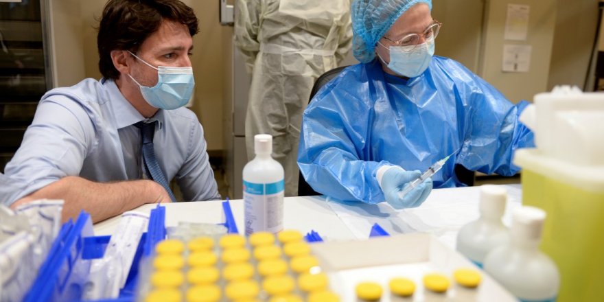 Kanada'da kamu çalışanları için iki doz aşı zorunlu oldu