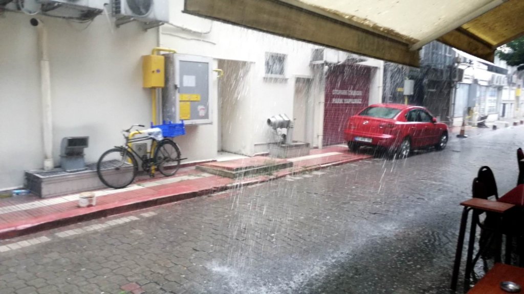 Samsun’da Sağanak Korkuttu