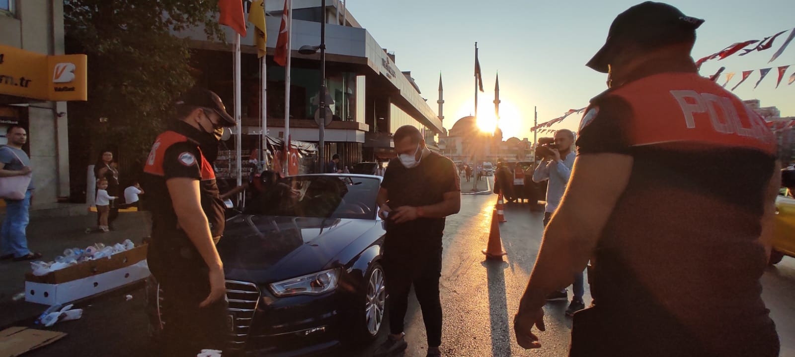 Taksim’de Asayiş Uygulaması Yapıldı