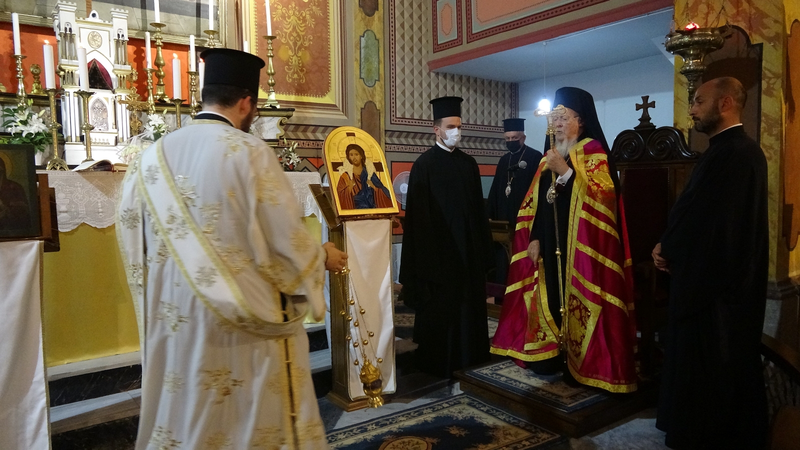 Fener Rum Patriği Bartholomeos Santa Maria İtalyan Katolik Kilisesi’nde Akşam Duasına Katıldı