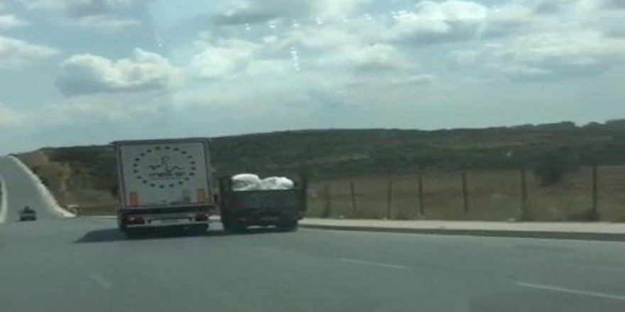 Trafikte tartıştığı araca çarptığı o anlar