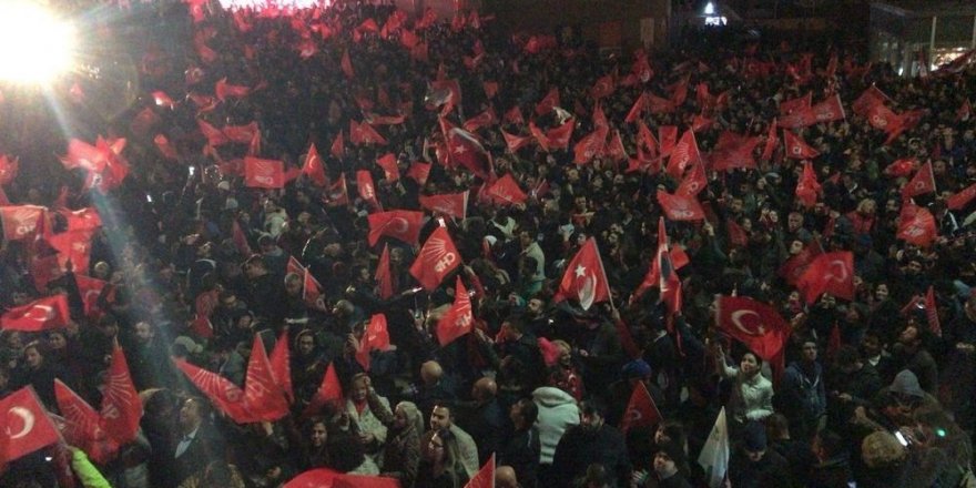 Yavaş ipi göğüsledi, Ankara'da kutlamalar başladı