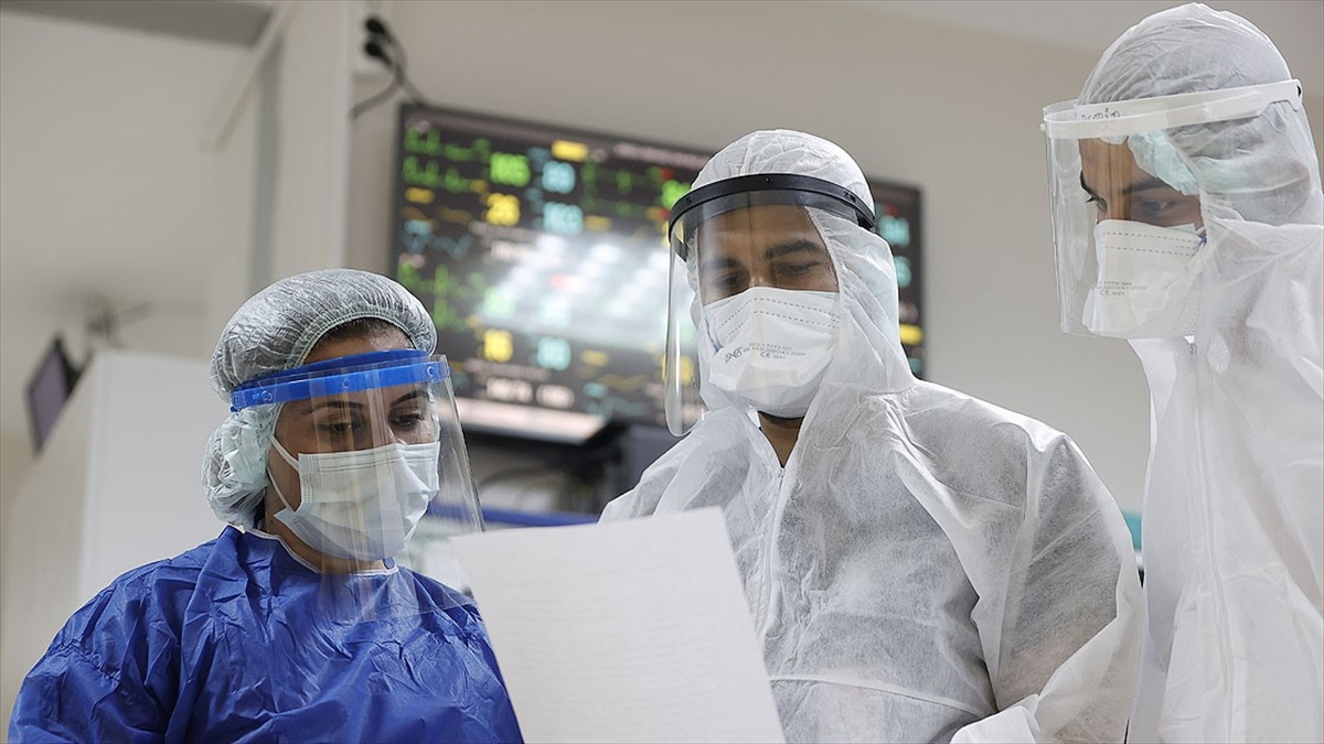 Türkiye'de 18 Bin 847 Kişinin Kovid-19 Testi Pozitif Çıktı, 154 Kişi Hayatını Kaybetti