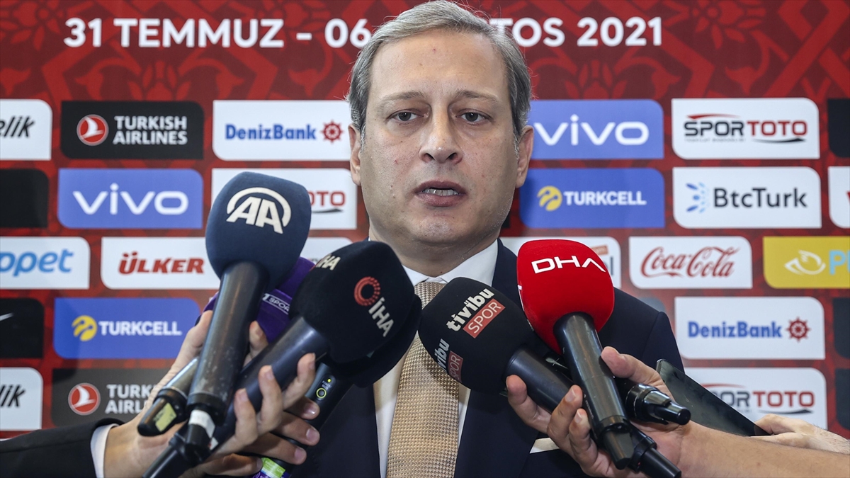 Galatasaray Kulübü Başkanı Burak Elmas Yeni Sezon İçin Umutlu