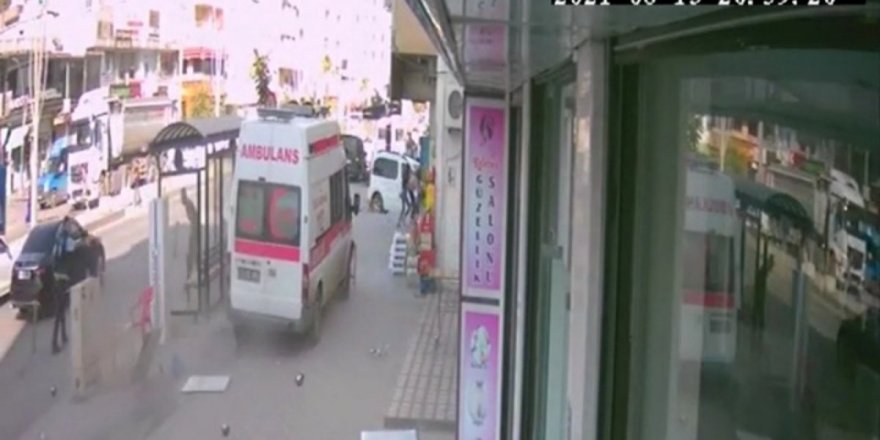 Şırnak’ta Ambulansı Durakta Bekleyenlerin Üzerine Sürdü