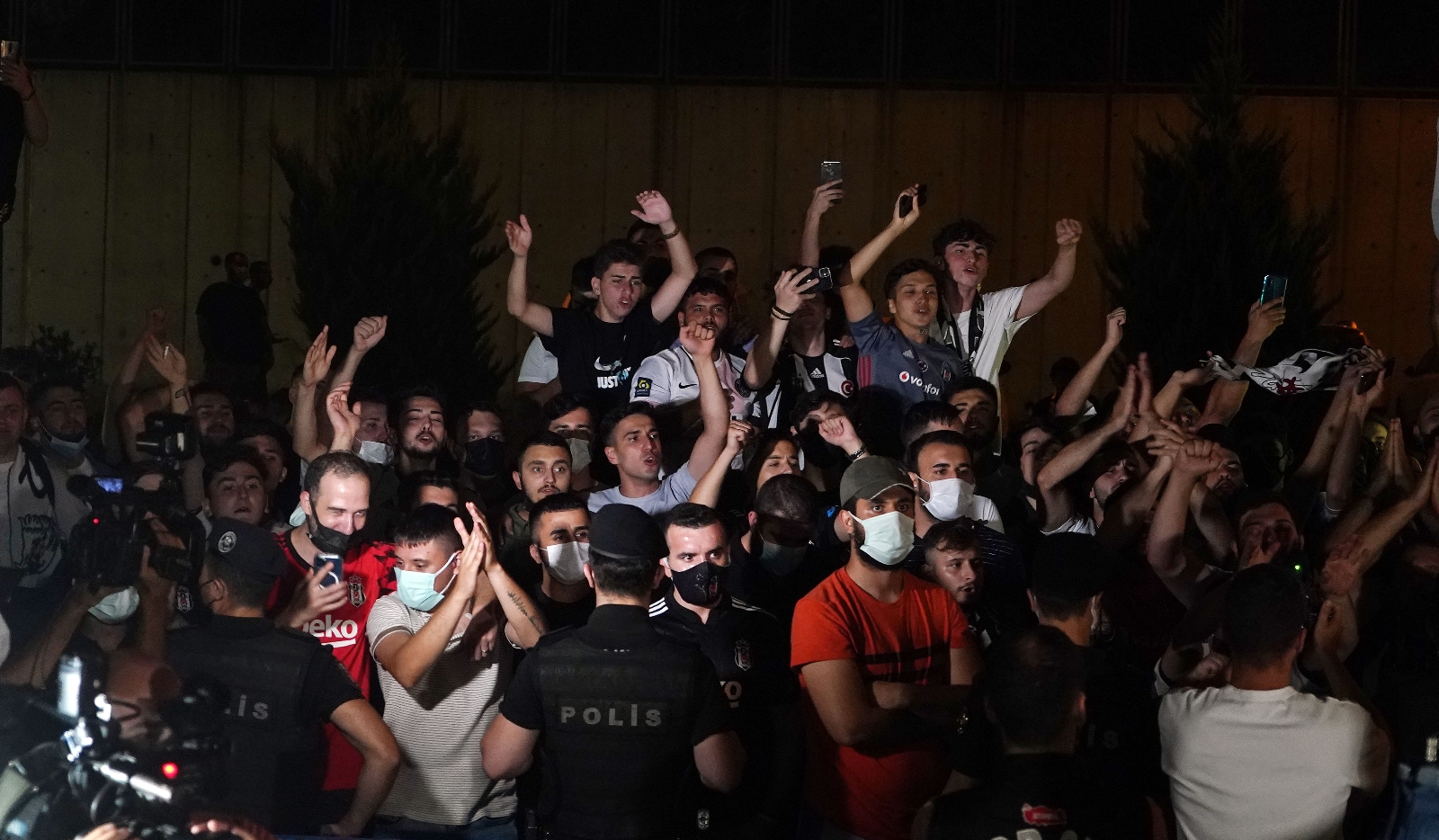 Beşiktaş’ın Golcüsü Batshuayi, İstanbul’a Geldi