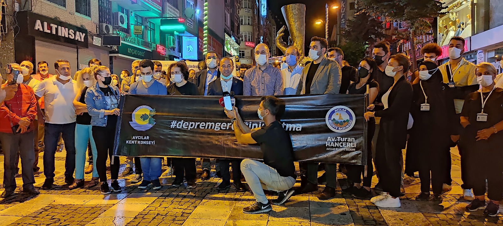 Marmara Depremi’nde Hayatını Kaybedenler Avcılar’da Çeşitli Etkinliklerle Anıldı