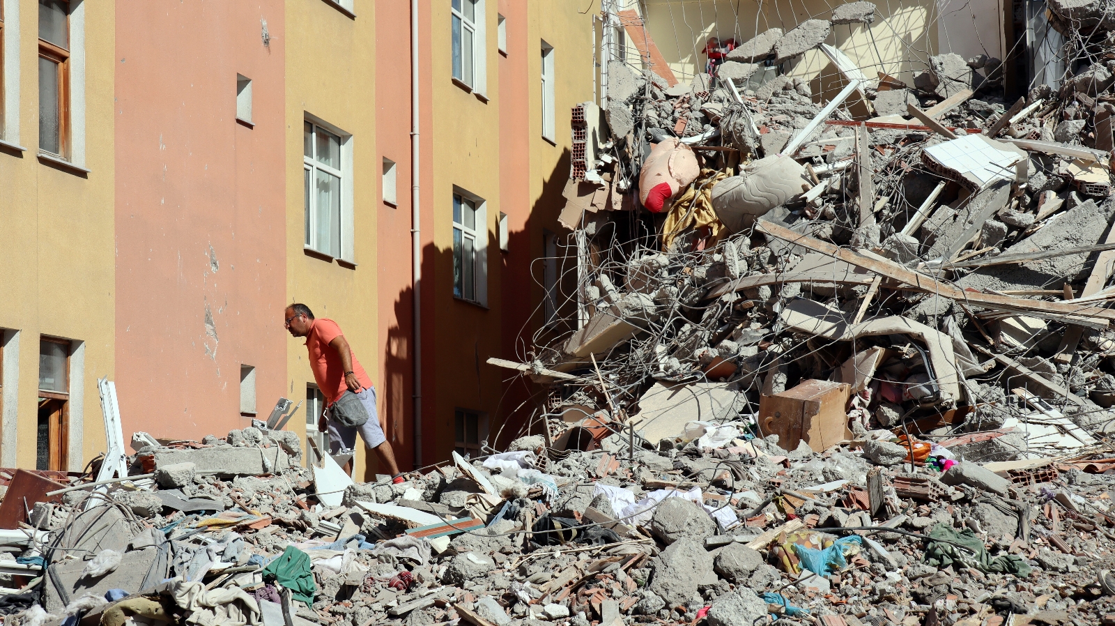 Felaketin 7’nci Gününde De Çalışmalar Devam Ediyor