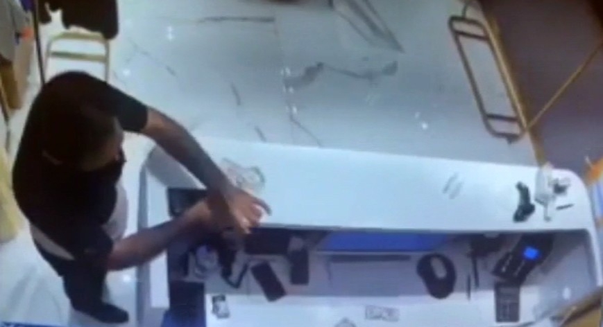 5 Bin 100 Dolarlık Tırnakçılık Kameralara Yansıdı