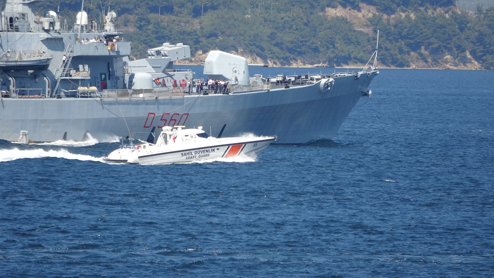 İtalya Savaş Gemisi Çanakkale Boğazı’ndan Geçti