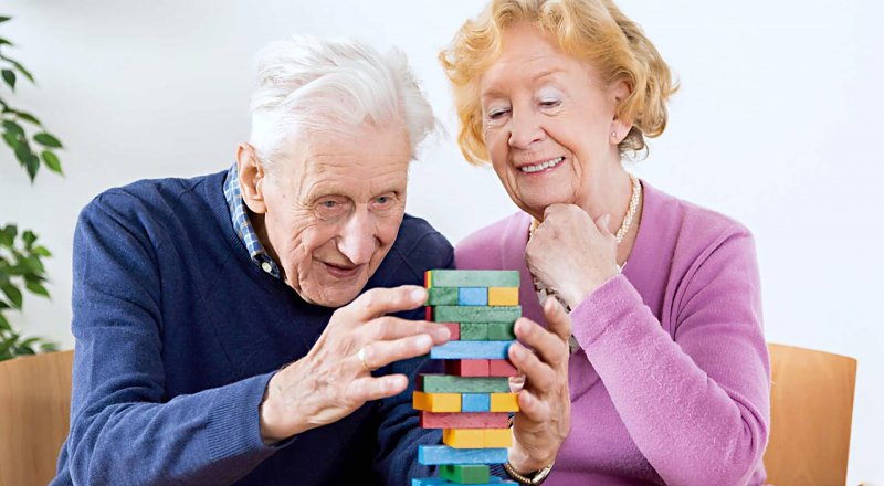 YETİŞKİNLİKTE DESTEKLEYİCİ SOSYAL ETKİLEŞİMLER, BİLİŞSEL GERİLEMEYİ SAVMA KABİLİYETİNDE ÖNEMLİ ROL OYNUYOR