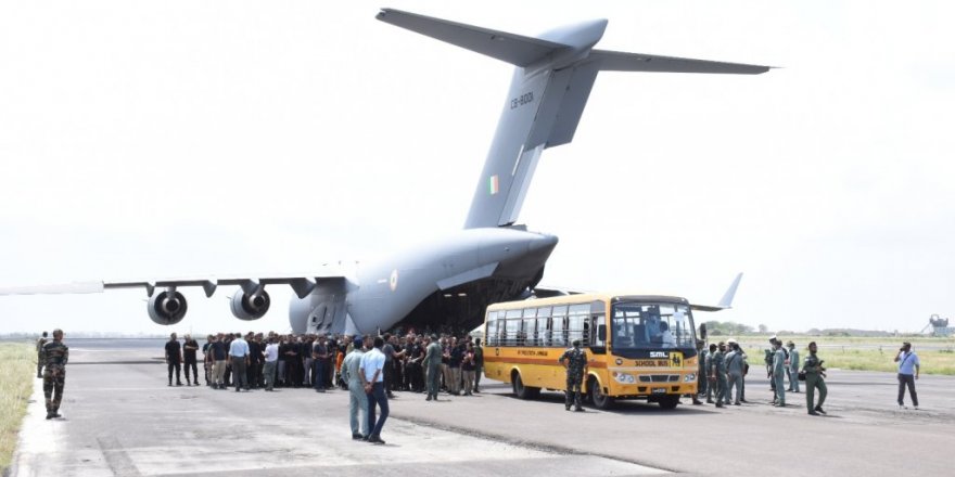 Hindistan Afganistan’daki tüm diplomatlarını tahliye etti