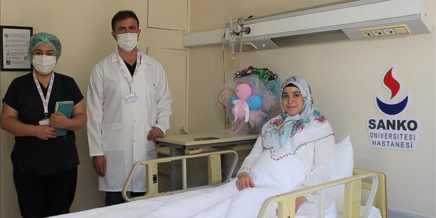 Böbrek Nakliyle Sağlığına Kavuşan Genç Kadın İkiz Bebek Sevinci Yaşıyor