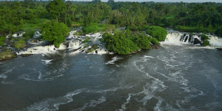 Lobe Şelalesi, Dünyada Okyanusa Dökülen Tek Şelale