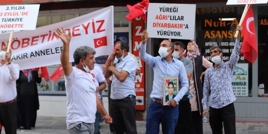 Diyarbakır Anneleri Ağrı’da PKK’yı lanetledi