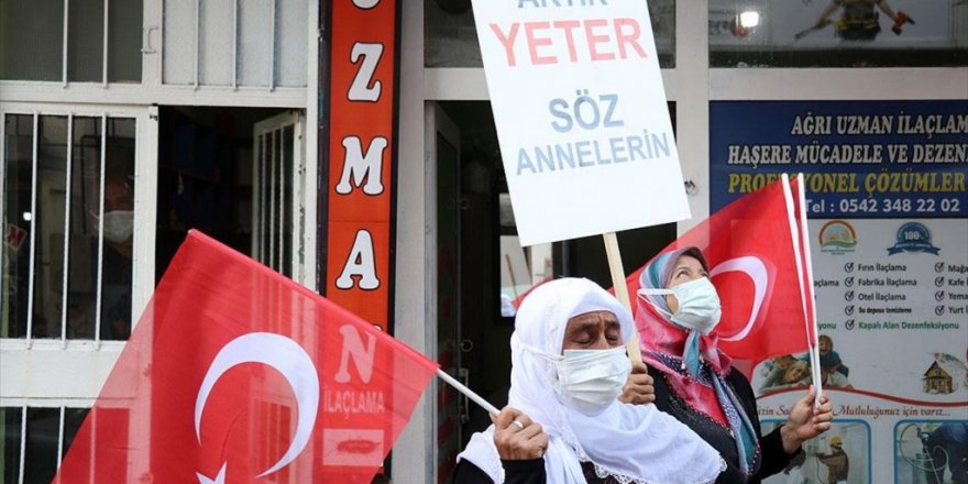 Annelerden Çocuklarına Kavuşmak İçin Mücadele Veren Ağrılı Ailelere Destek