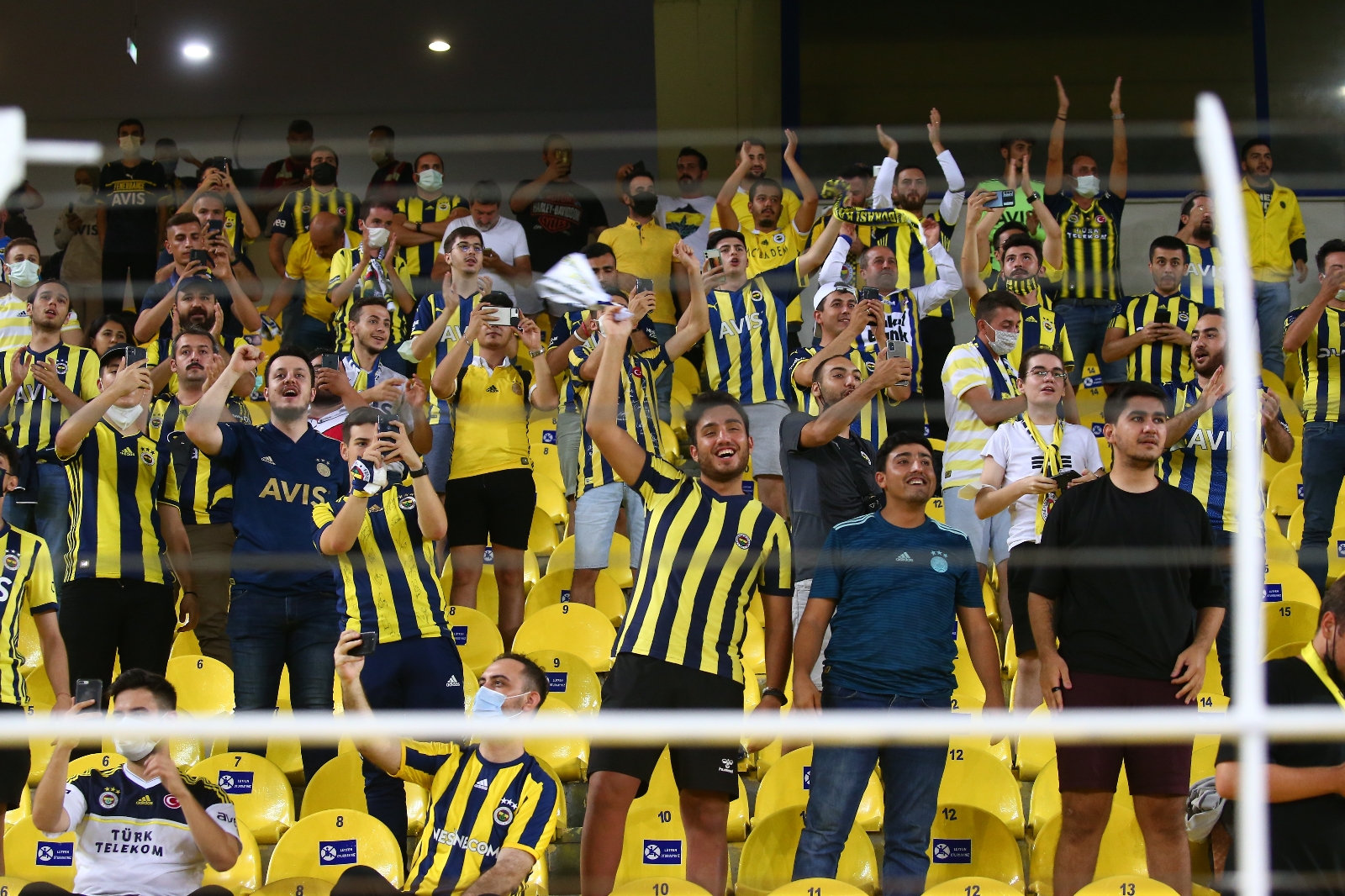 Fenerbahçe, 531 Gün Sonra Taraftarının Karşısında