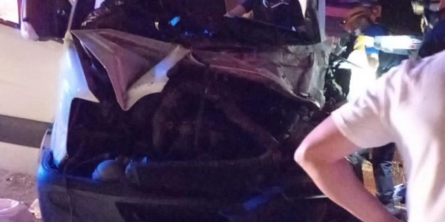 Karabük'te minibüs kamyonete çarptı: 7 yaralı