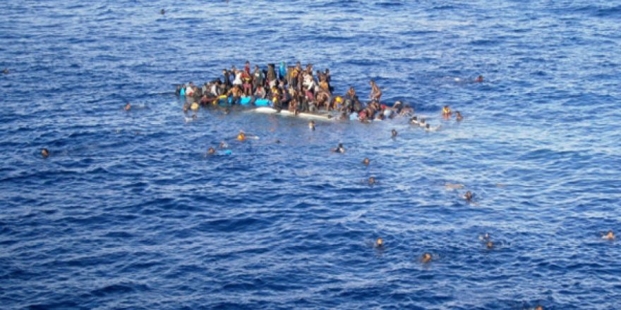 İspanya'ya gitmeye çalışan göçmen botu battı: 39 ölü