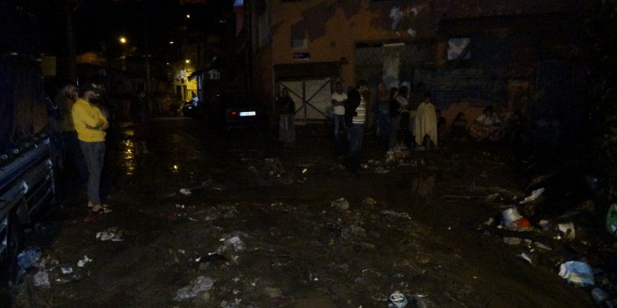 Zonguldak'ta Şiddetli Yağış İle Birlikte Heyelan Meydana Geldi: 3 Ev Boşaltıldı