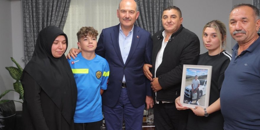 Bakan Soylu Ankara’da  Emirhan Yalçın’ın Ailesini Ziyaret Etti