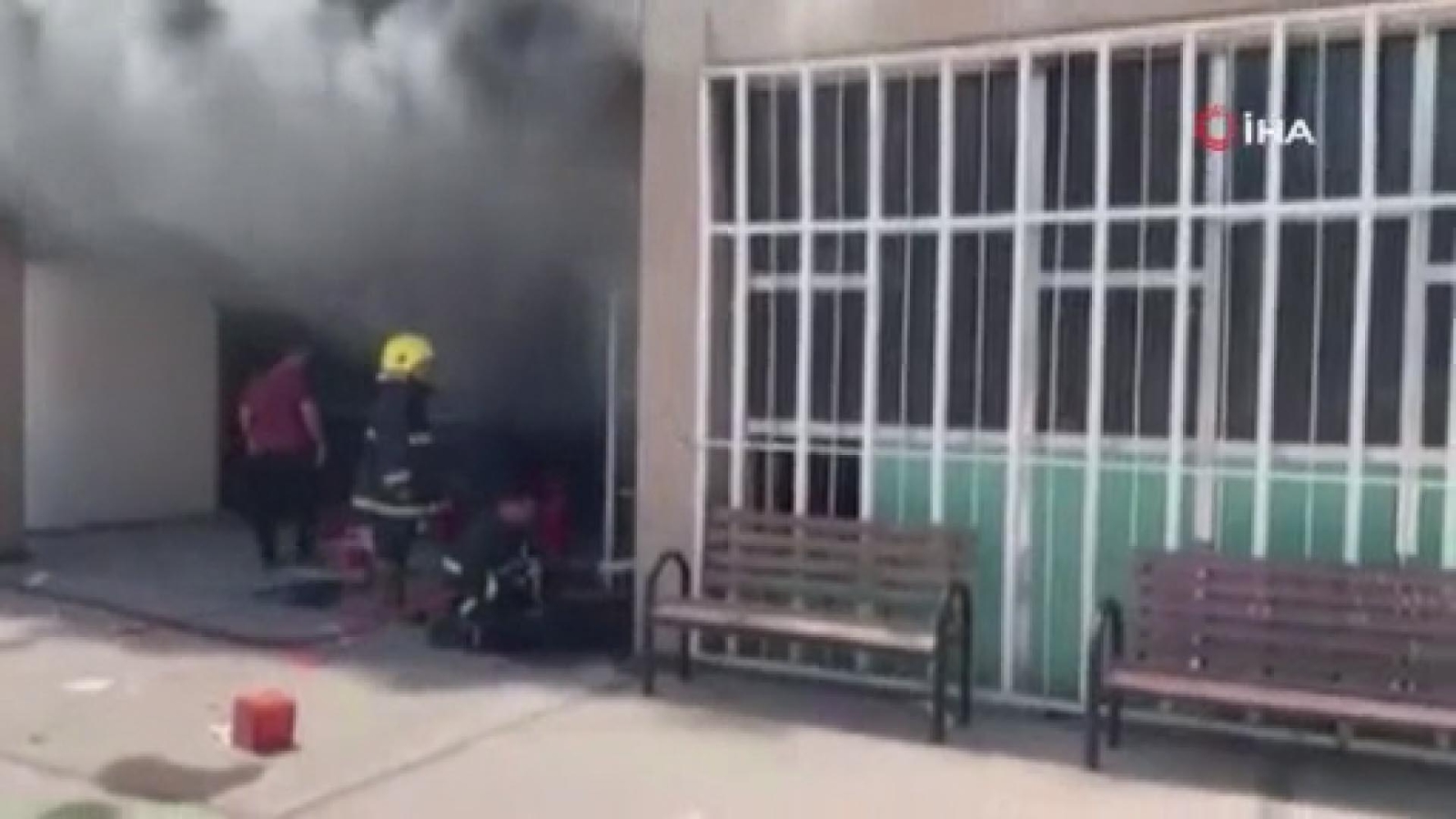 Bağdat’ta üniversite kütüphanesinde yangın