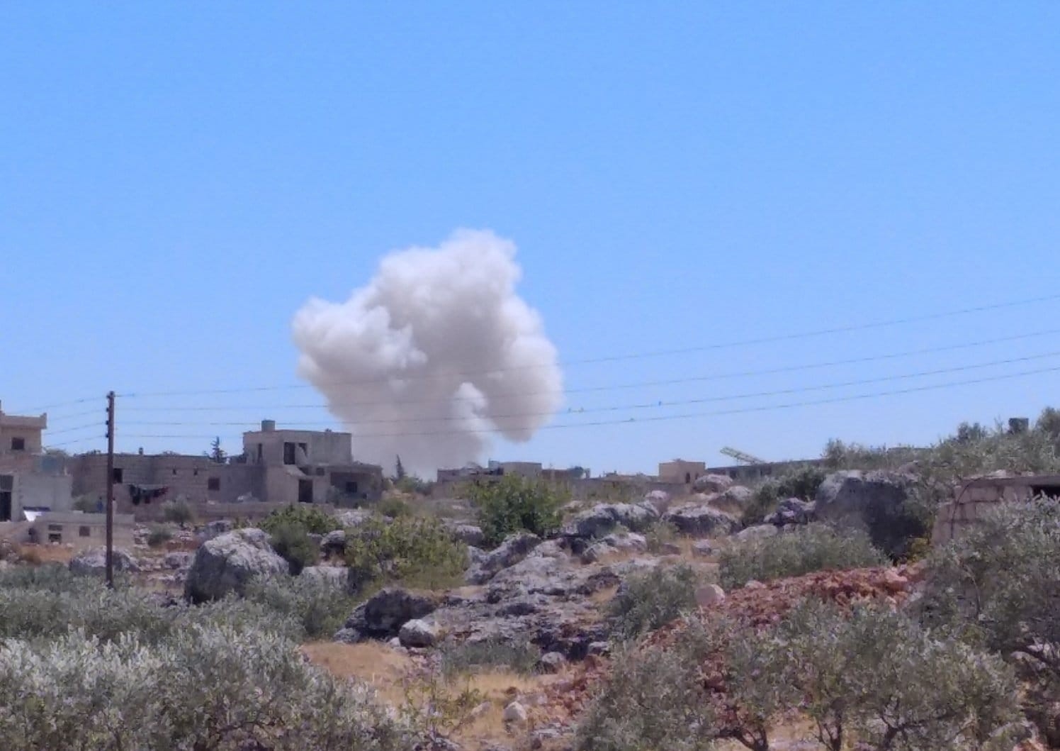 Rus Savaş Uçakları İdlib’in Kuzeyini Vurdu: 4’ü Çocuk 5 Yaralı