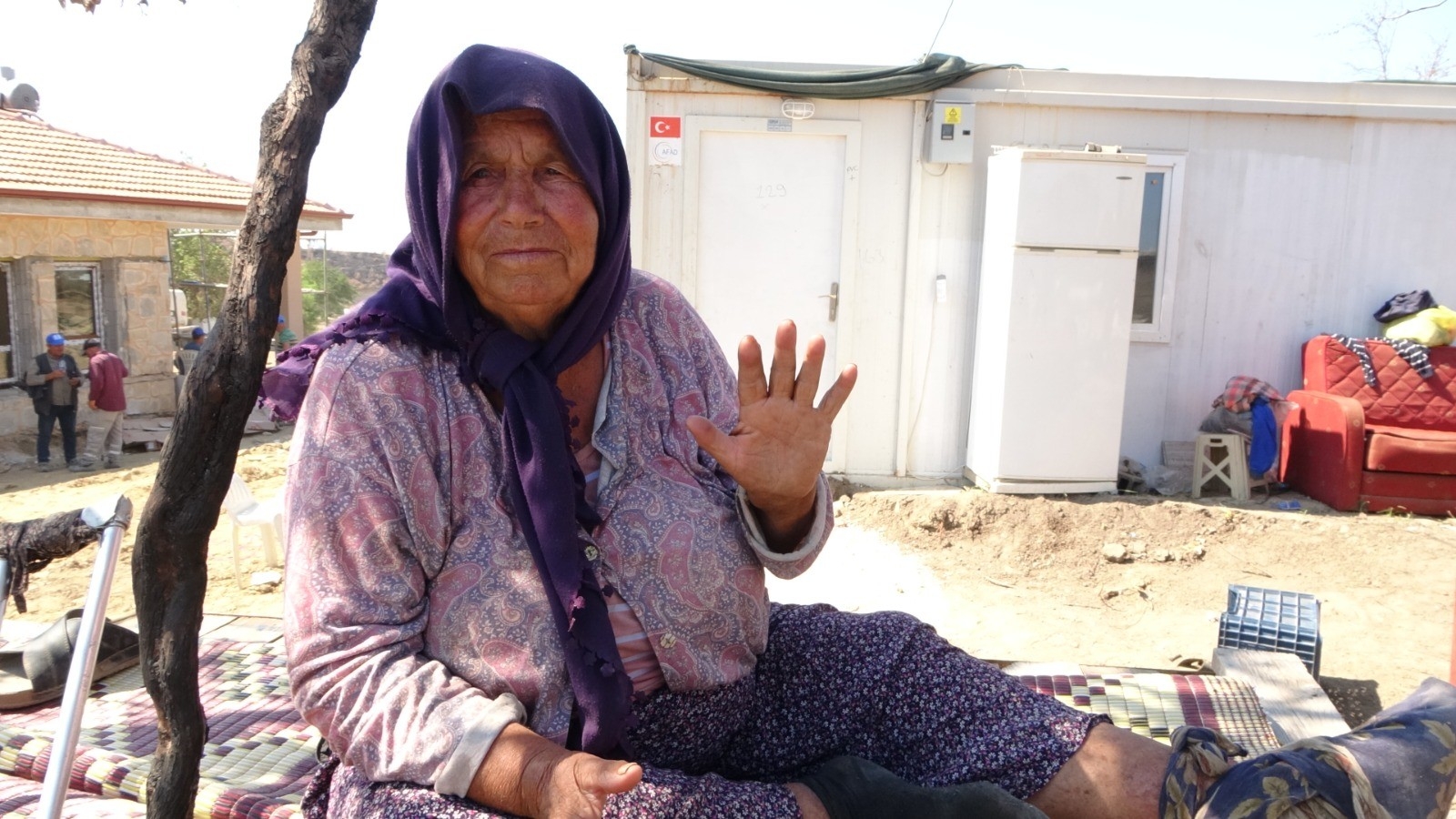 Anne Kız Yangında Tüm Birikimlerini Kaybetti