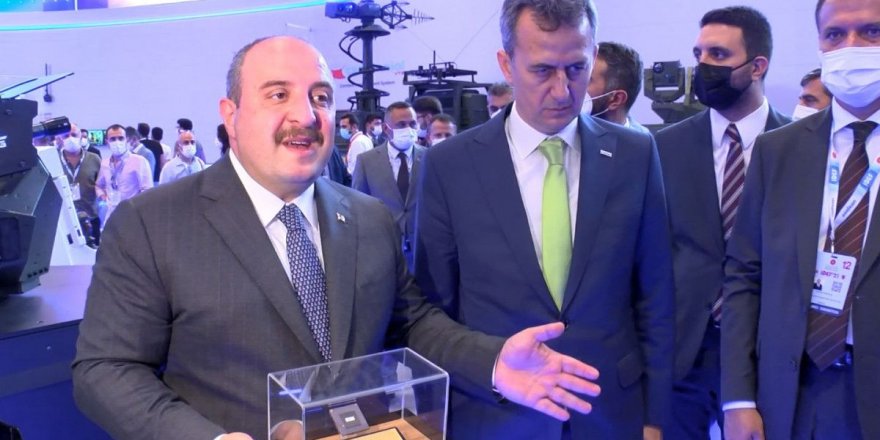 Bakan Mustafa Varank, milli işlemci Çakıl'ı İDEF 2021'de tanıttı