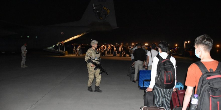Afganistan'daki Türk vatandaşlar tahliye edildi