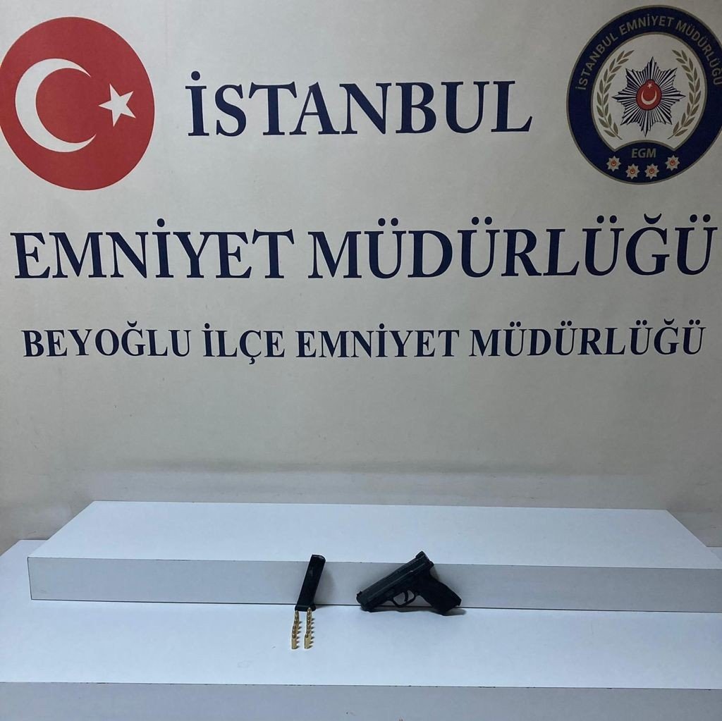 Tabancayı Otomobilde Öyle Bir Yere Sakladı Ki, Polisler Şaşırdı