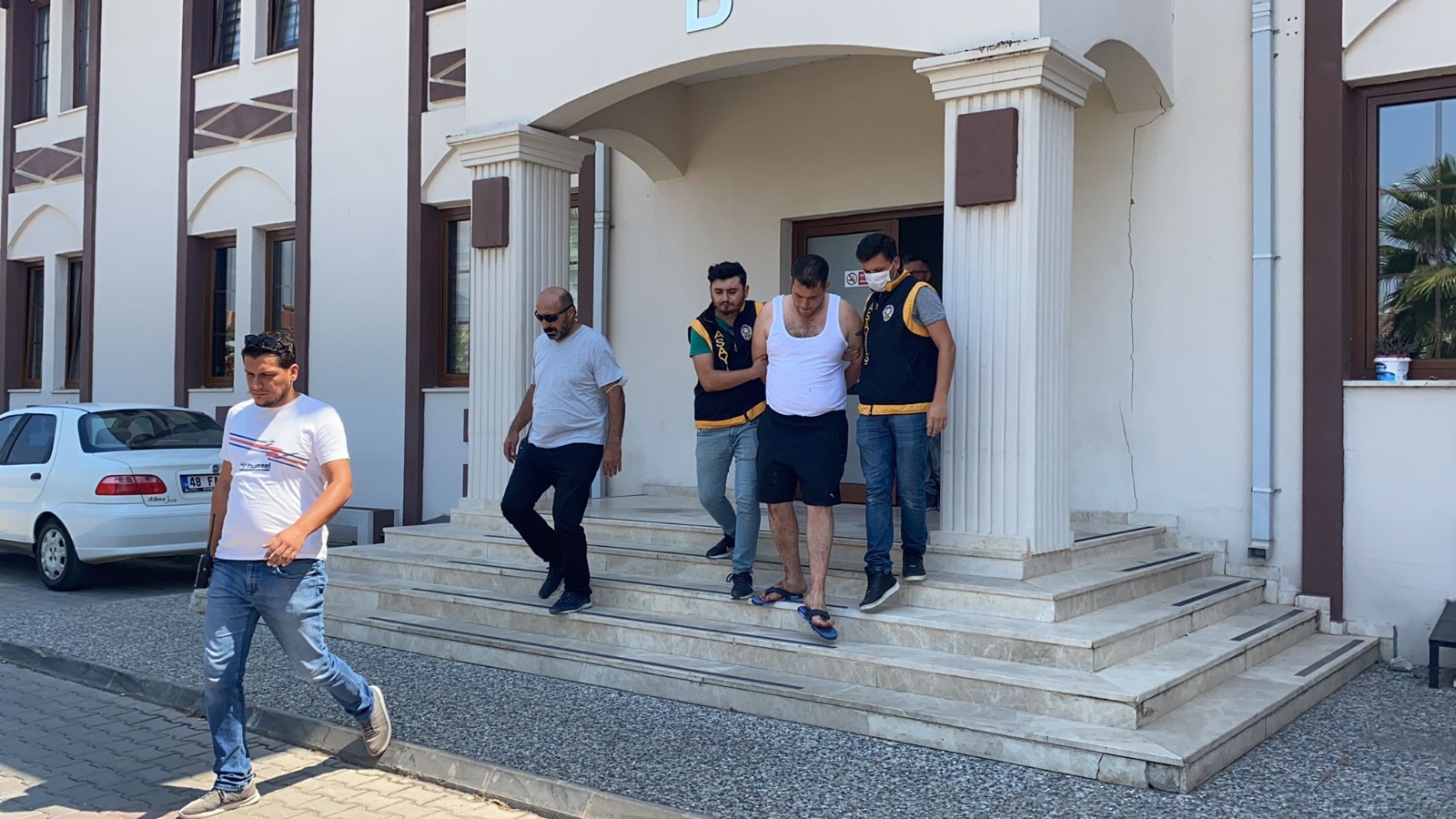 Annesini Yemek Masasında Bıçaklayarak Öldüren Zanlı Tutuklandı