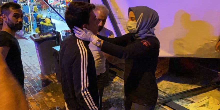 Acemi sürücü iş yerine daldı