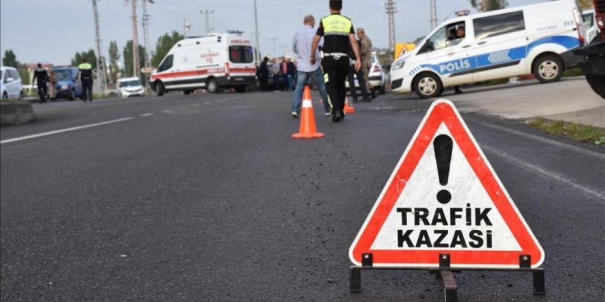 Gaziantep'te 3 otomobil kazaya karıştı: 3 yaralı