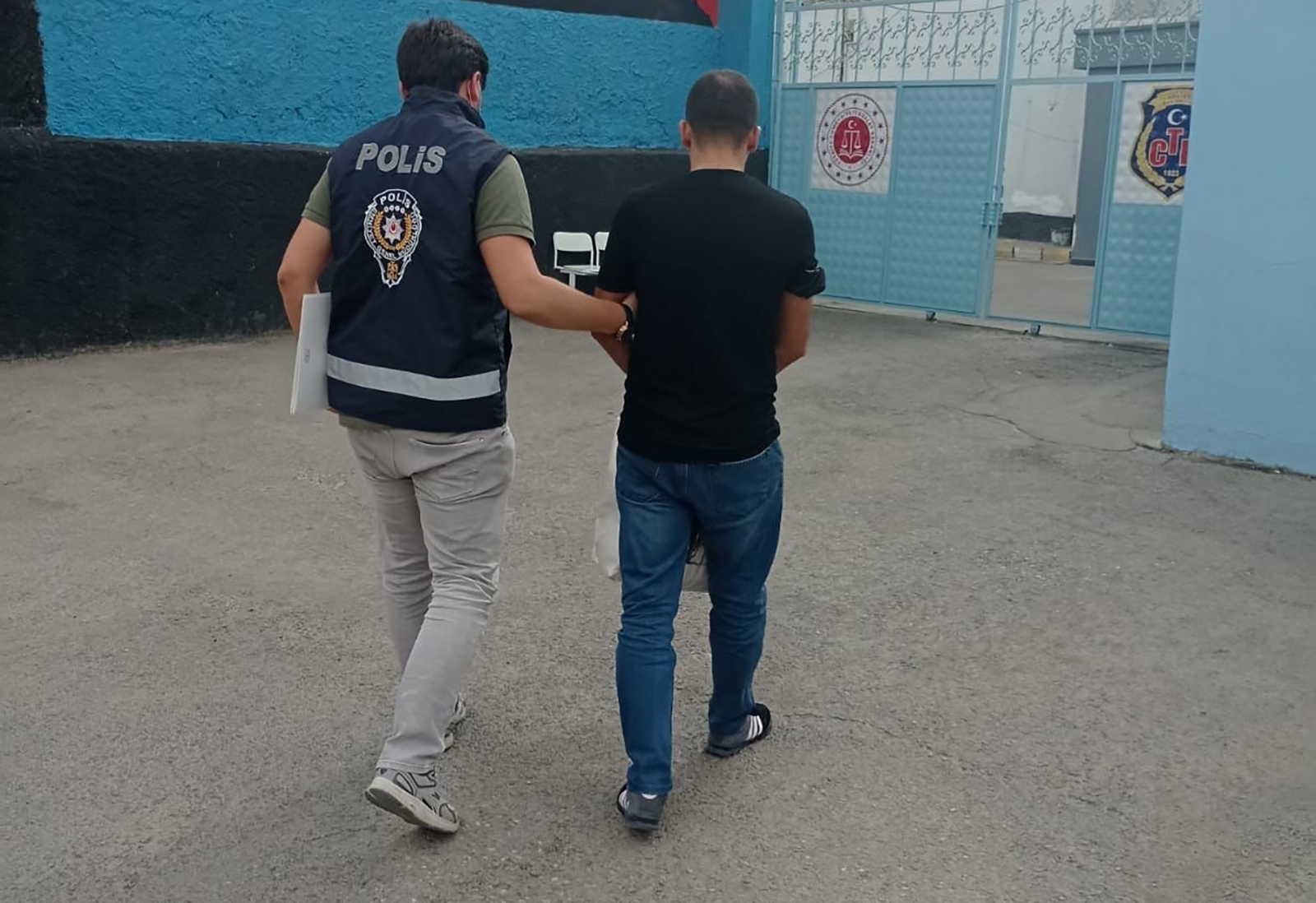 Siirt’te 3 yıl 10 ay 25 gün kesinleşmiş hapis cezası bulunan firari yakalandı