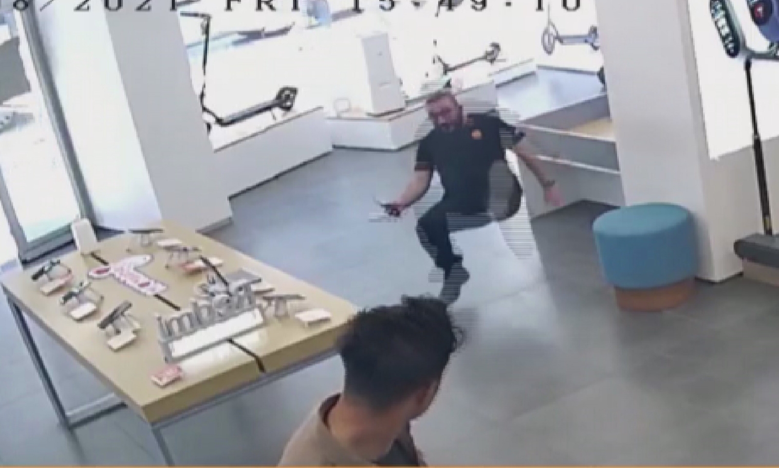 Fare Korkusundan Tepetaklak Oldu