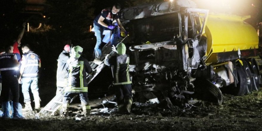 Denizli'de tarlaya uçan tankerde çıkan yangında sürücü hayatını kaybetti